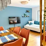 Apartment Bamboo Hideaway